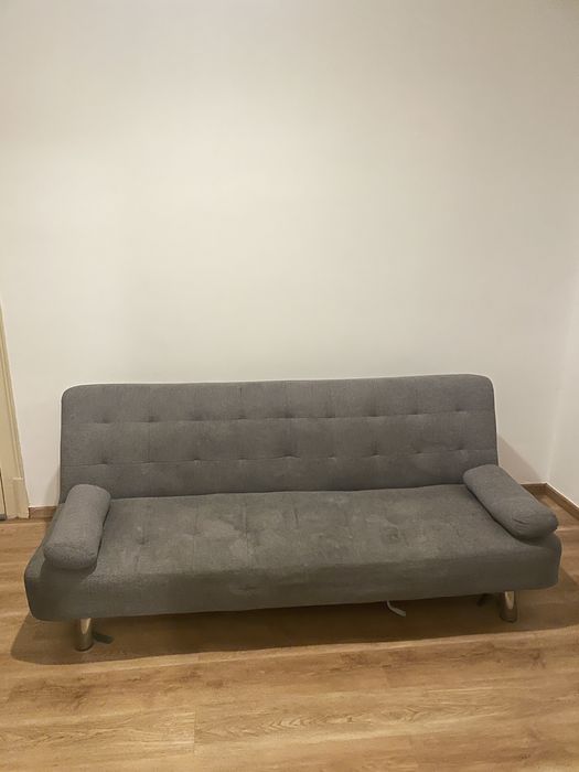 Sofá cama com 2 almofadas