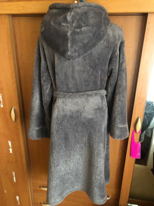 Халат мягусенький. размер S-M .  в ідеал