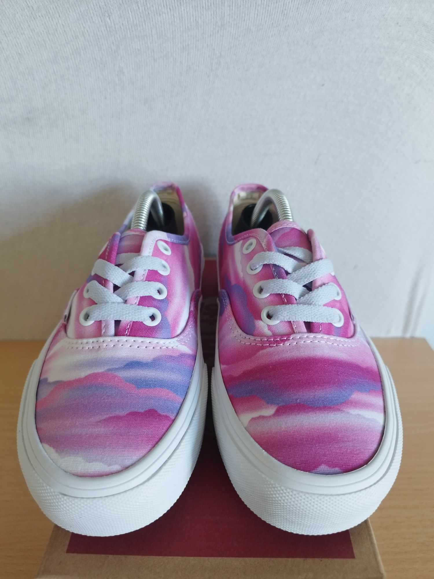 Vans Authentic tamanho 36,5 novos nunca usados.