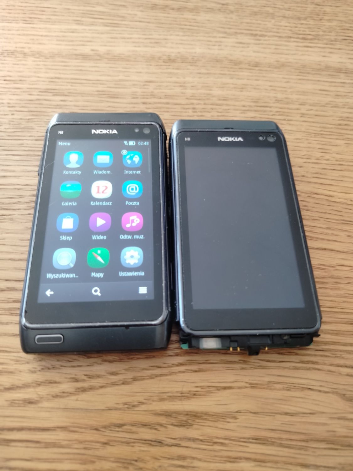 Telefony Nokia N8