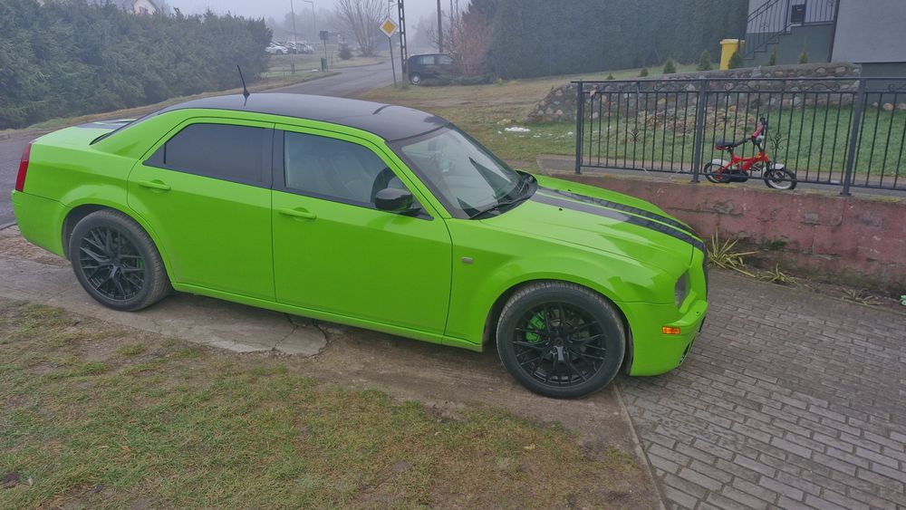 Chrysler 300c 3.0 crd 300 km . Doinwestowany