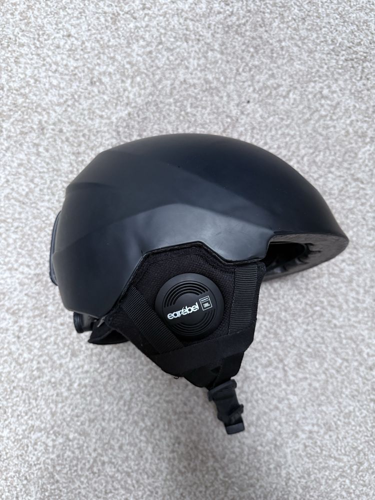Kask narciarski Bluetooth z system audio JBL