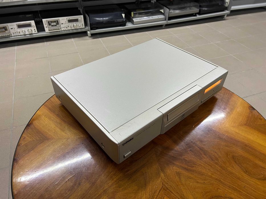 Odtwarzacz płyt CD Technics SL-E10 Audio Room
