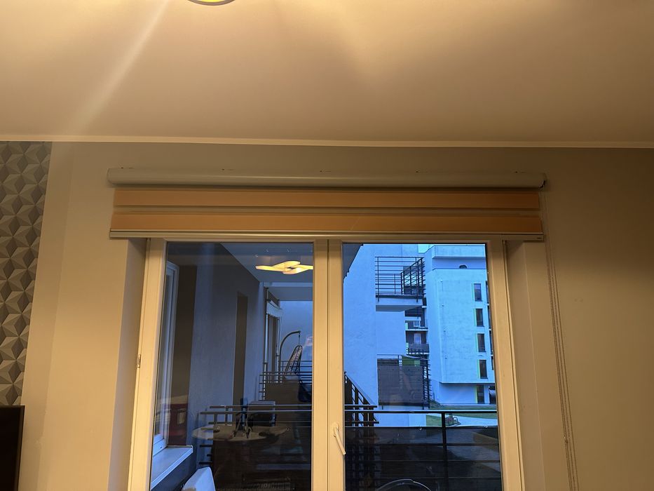 Roleta wewnetrzna typu „dzień/noc” 215 cm