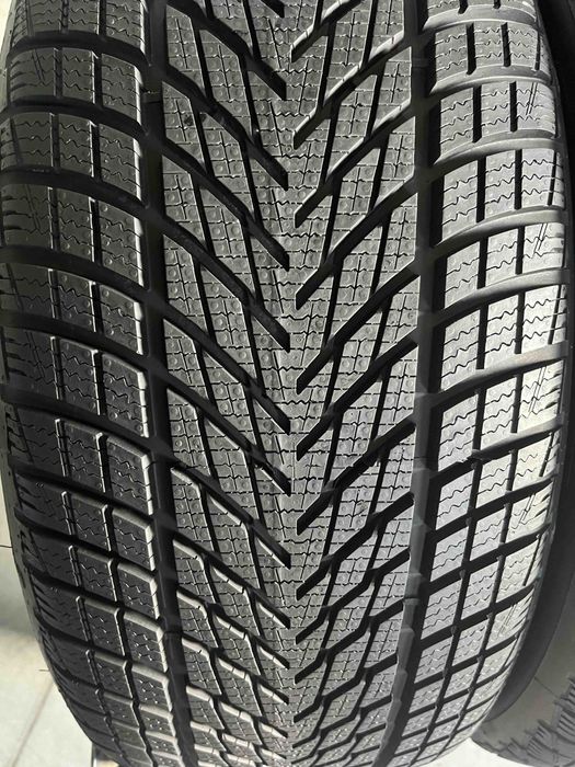 245/45/20 R20 Goodyear Ultra Grip Perfomance 3 4шт зима