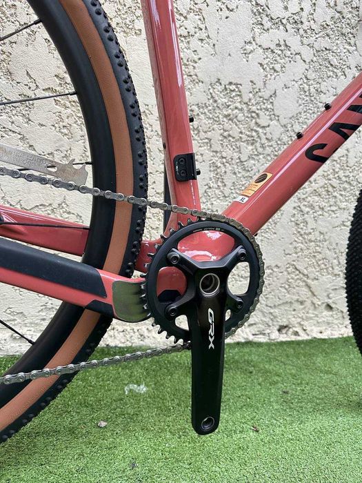 У продажу карбоновий гравійний велосипед Shimano GRX 820 1х12s