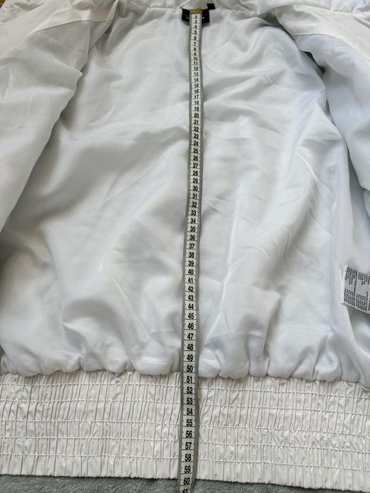 Куртка жіноча в хорошому стані