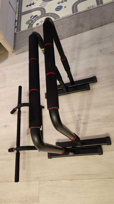 Barras paralelas e multiusos para musculação