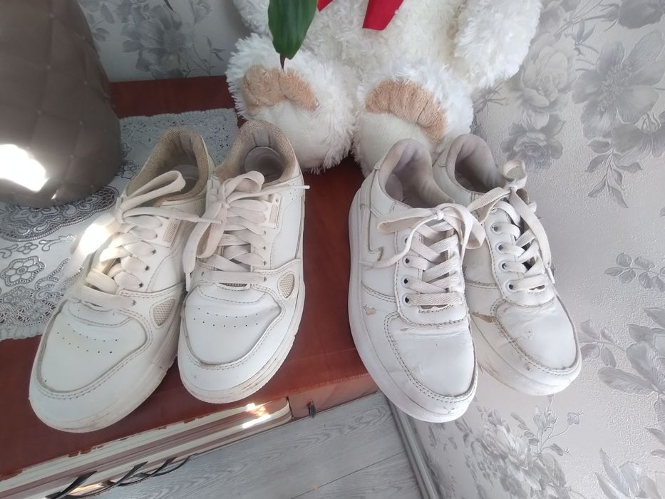 Віддам 3 пари красовок на 36-37 розмір