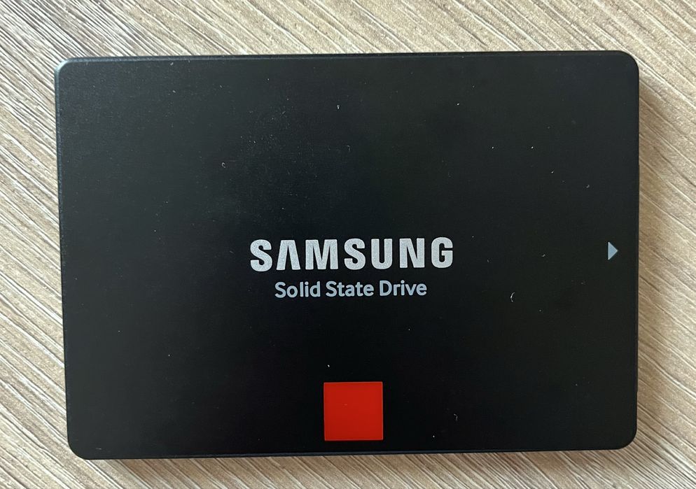 SSD Samsung 860 Pro 256 ГБ