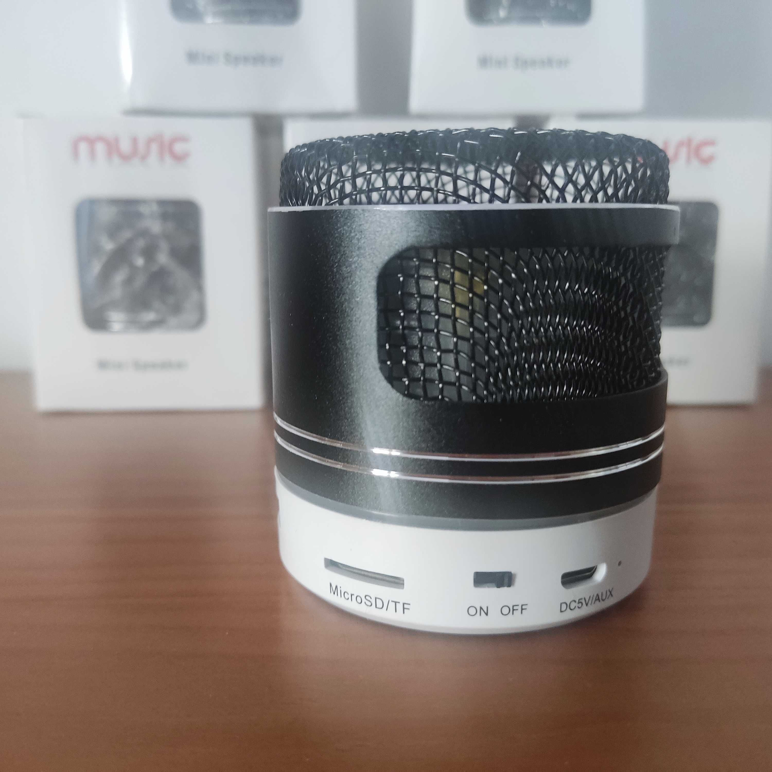 Mini coluna sem fio Bluetooth MP3 FM USB Rádio MicroSD USB