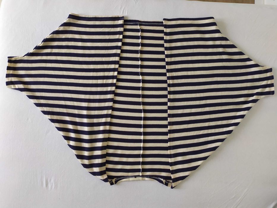 Damska narzutka sweterek wdzianko oversize pasy granatowo-ecru