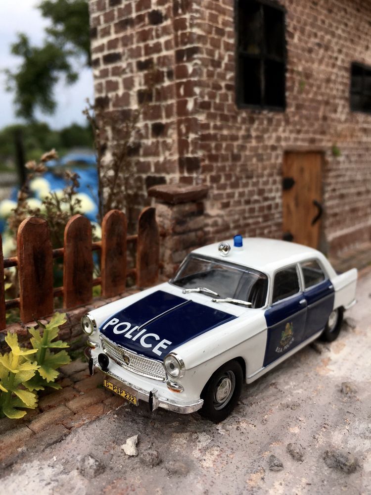 PEUGEOT 404-auta,model,wozy policyjne,kolekcja