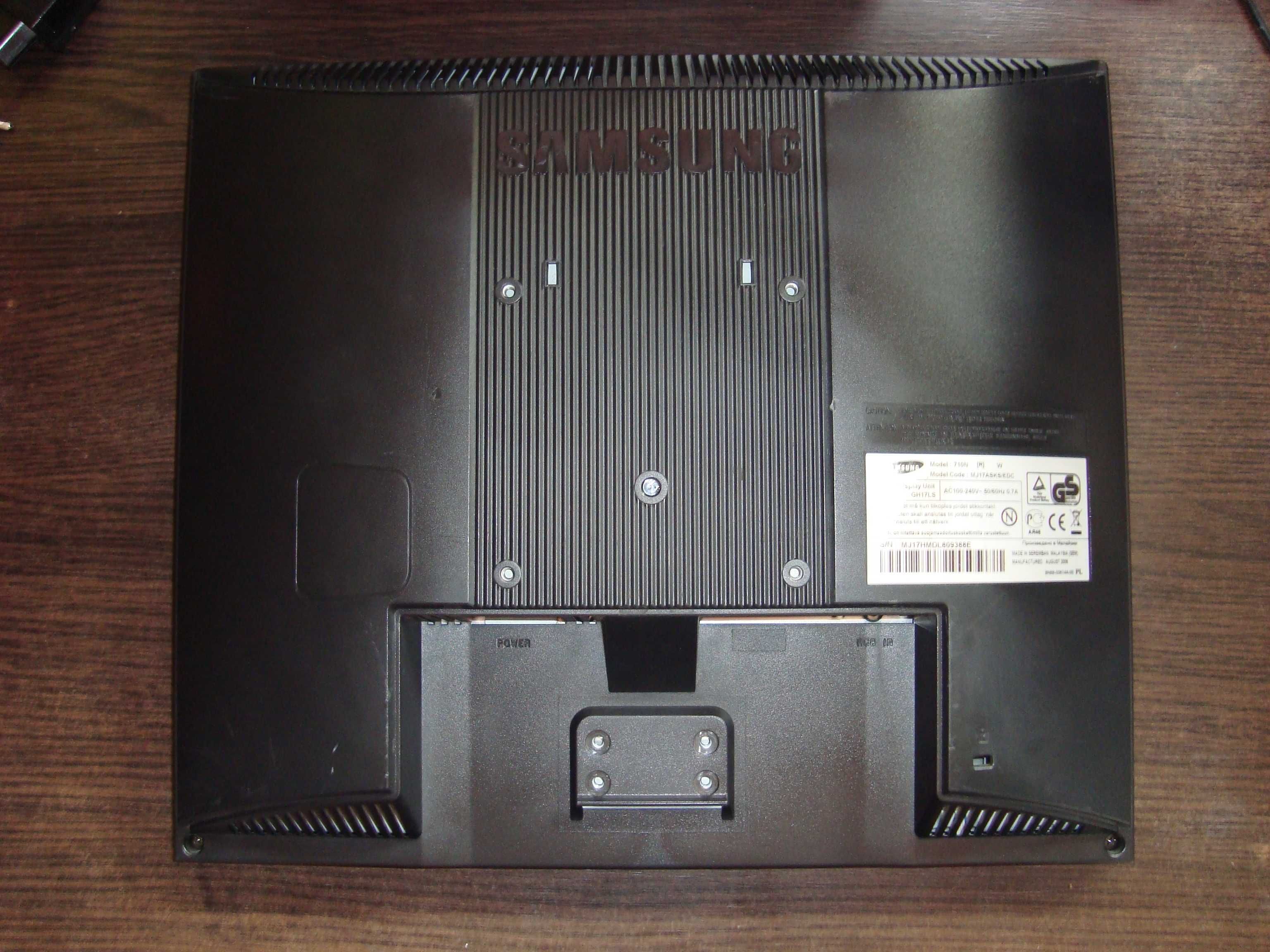 Монитор  17" Samsung SyncMaster 710N, не рабочий.