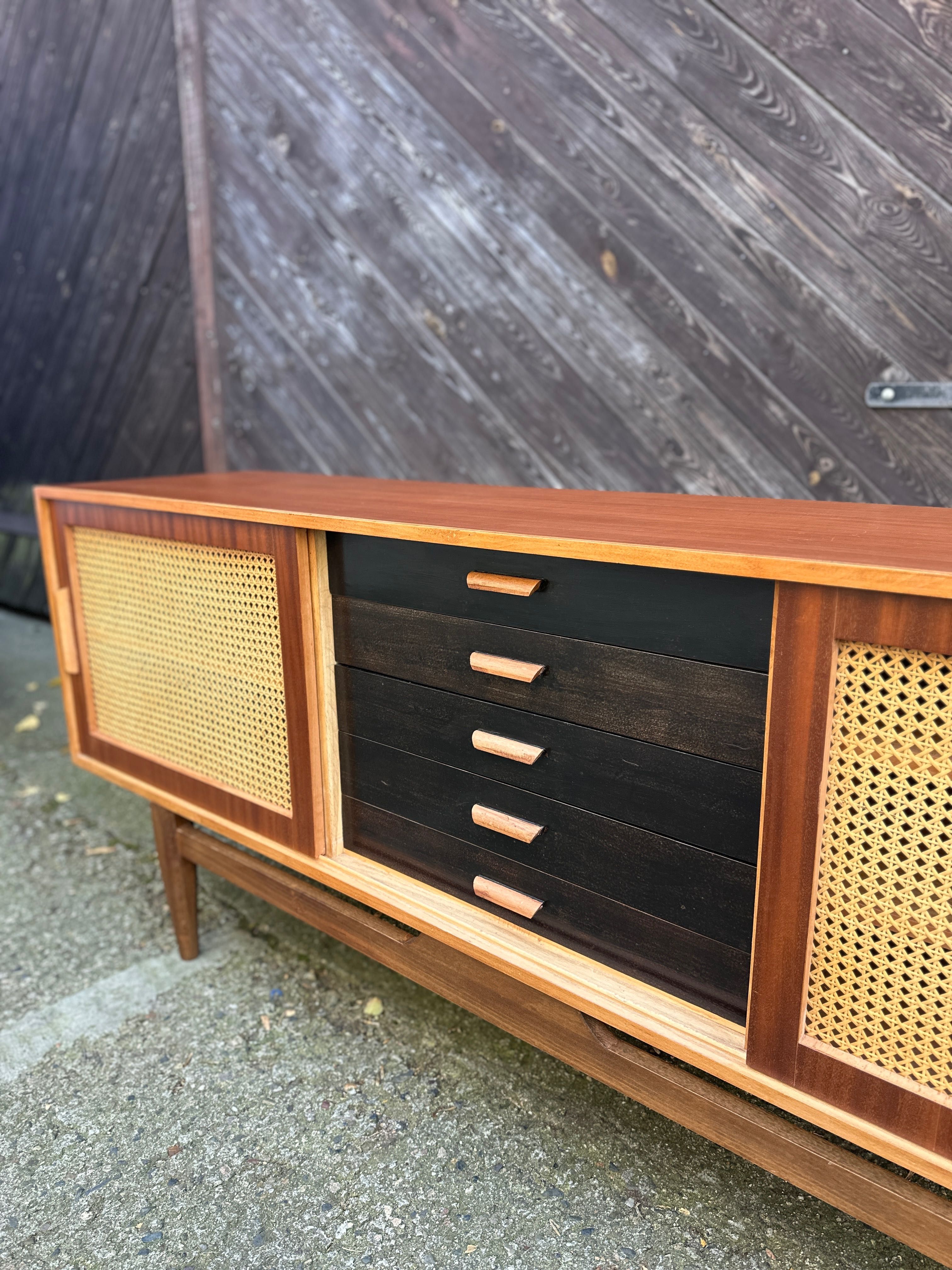Duńska szafka / kredens / komoda / sideboard klasyczny tekowy