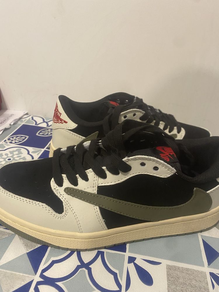 Jordan1 low travis scott