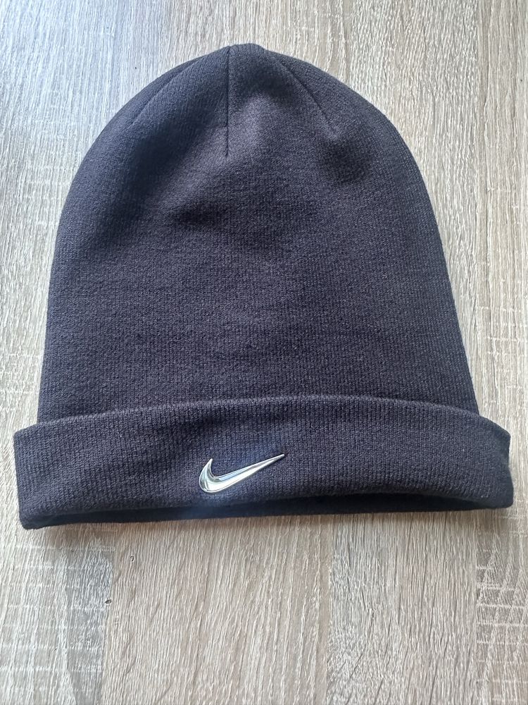 Шапка nike metal swoosh