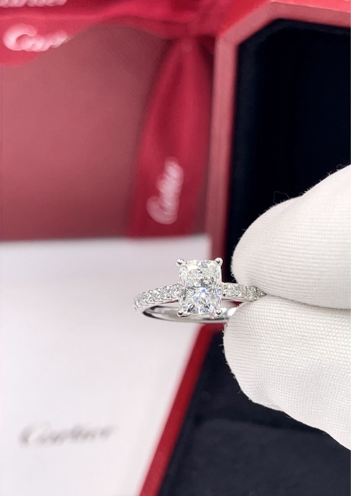 Золотое кольцо с бриллиантами 1.35 карат . Cartier. Tiffany