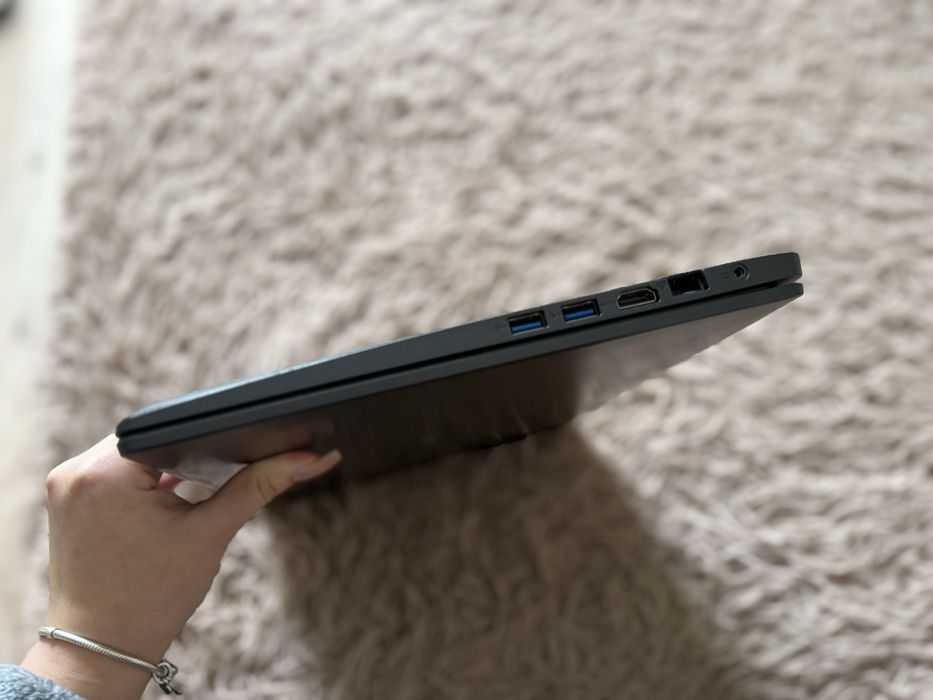 Acer aspire 3, 2020 рік, хороша батарея