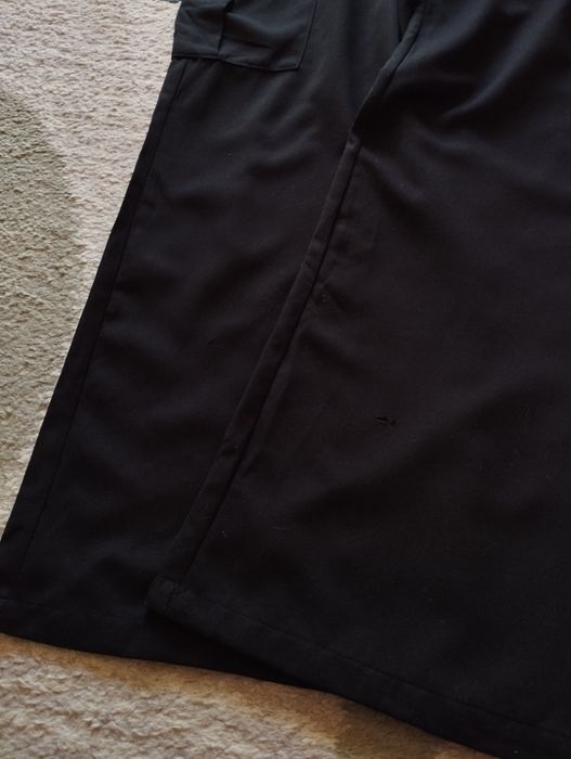 Czarne szerokie spodnie bojówki cargo z kieszeniami plt