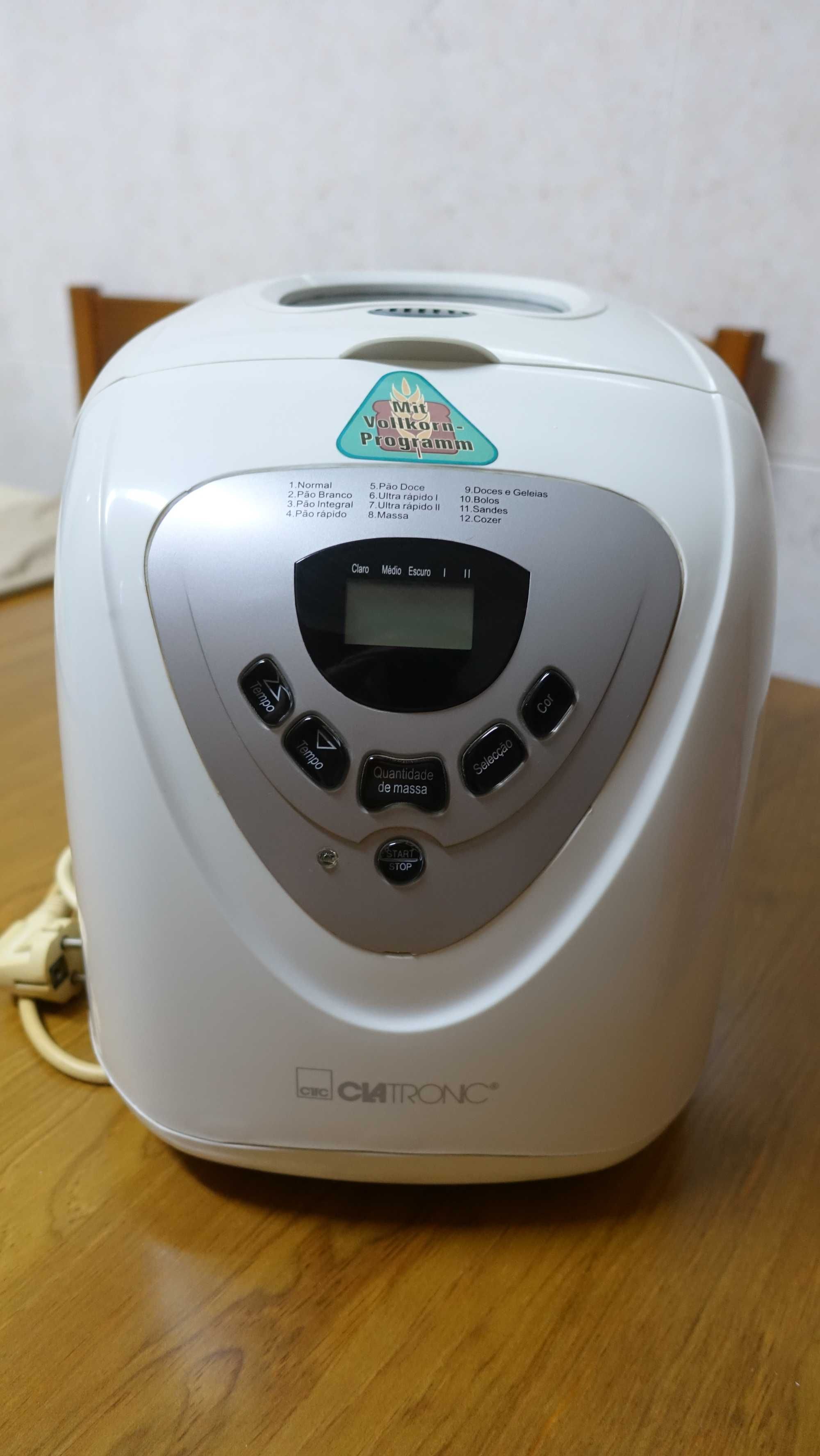 Máquina de Pão Clatronic BBA 3505