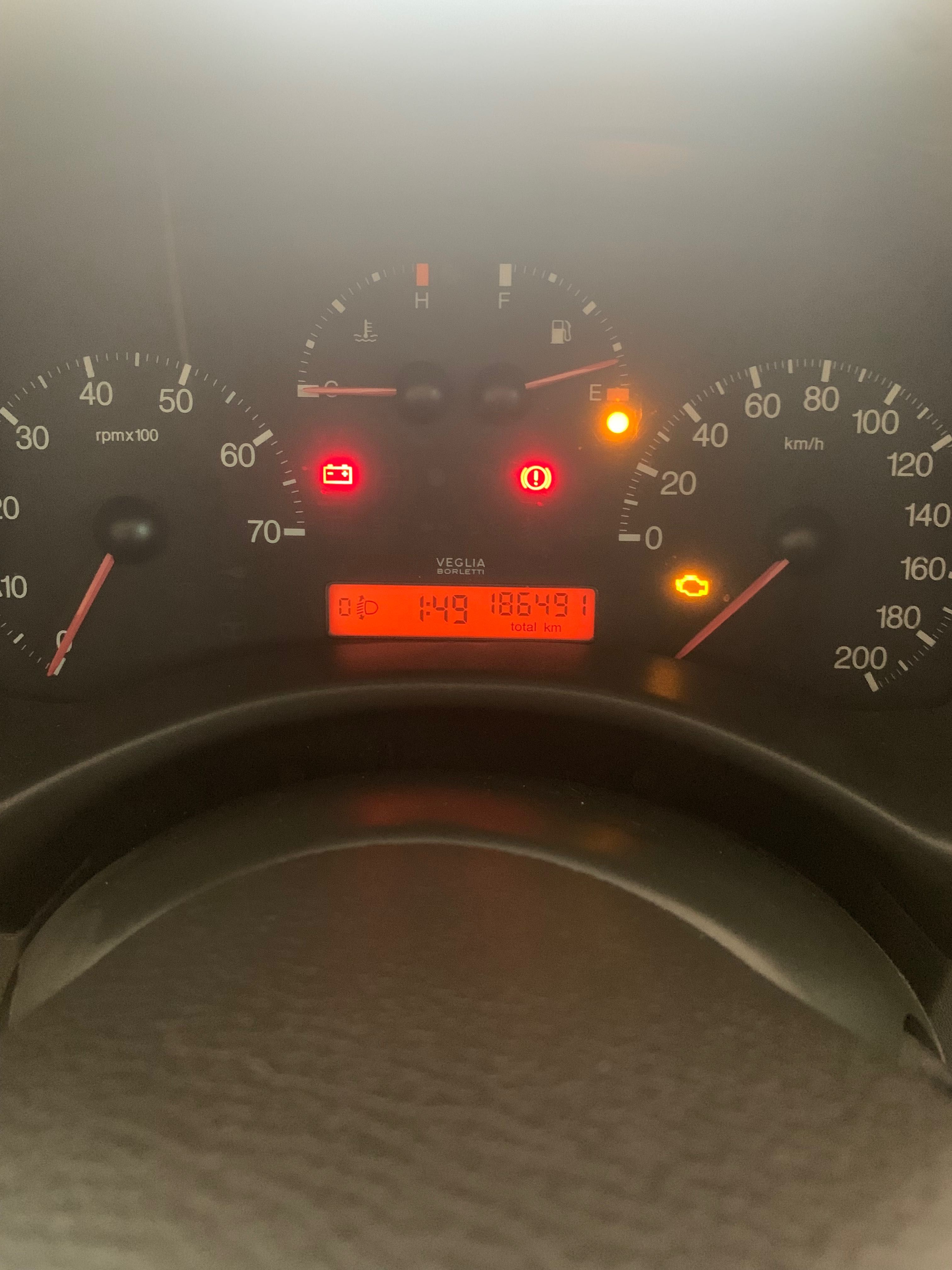Fiat Punto cinzento