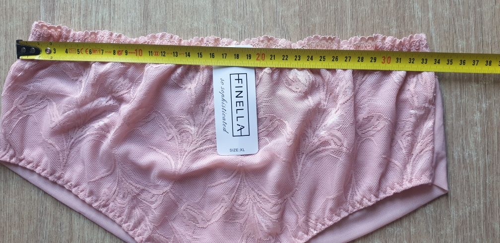 3×Damskie majtki stringi xl