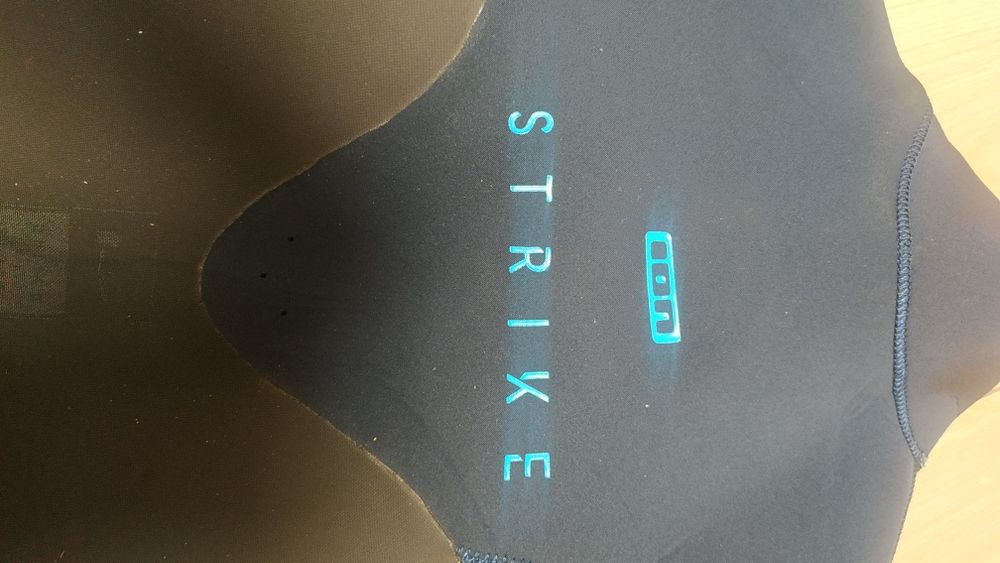 Гидрокостюм Strike