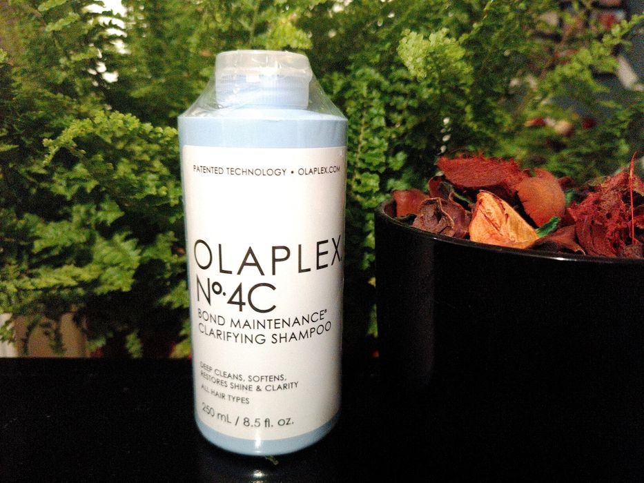 Olaplex No. 4C Bond Maintenance Clarifying Shampoo – 250 ml – NOWY