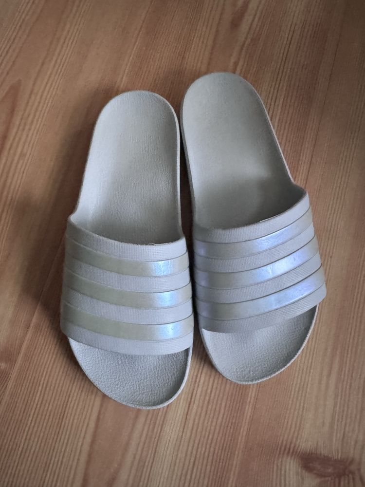 Klapki Adidas damskie