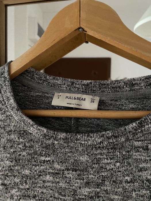 Sukienka sweterkowa Pull and Bear oversize