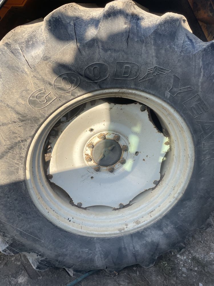 Opony good year 16.9 R28 opony 20.8 R38 komplet Renault Fendt massey
