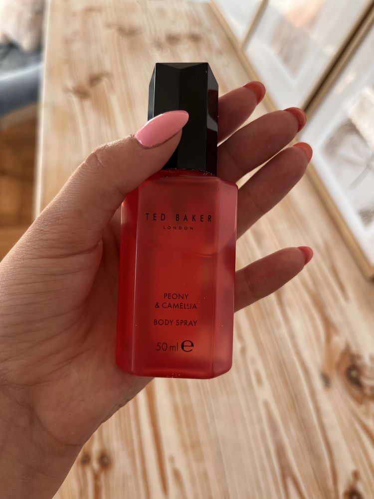Mgiełki do ciała Ted Baker