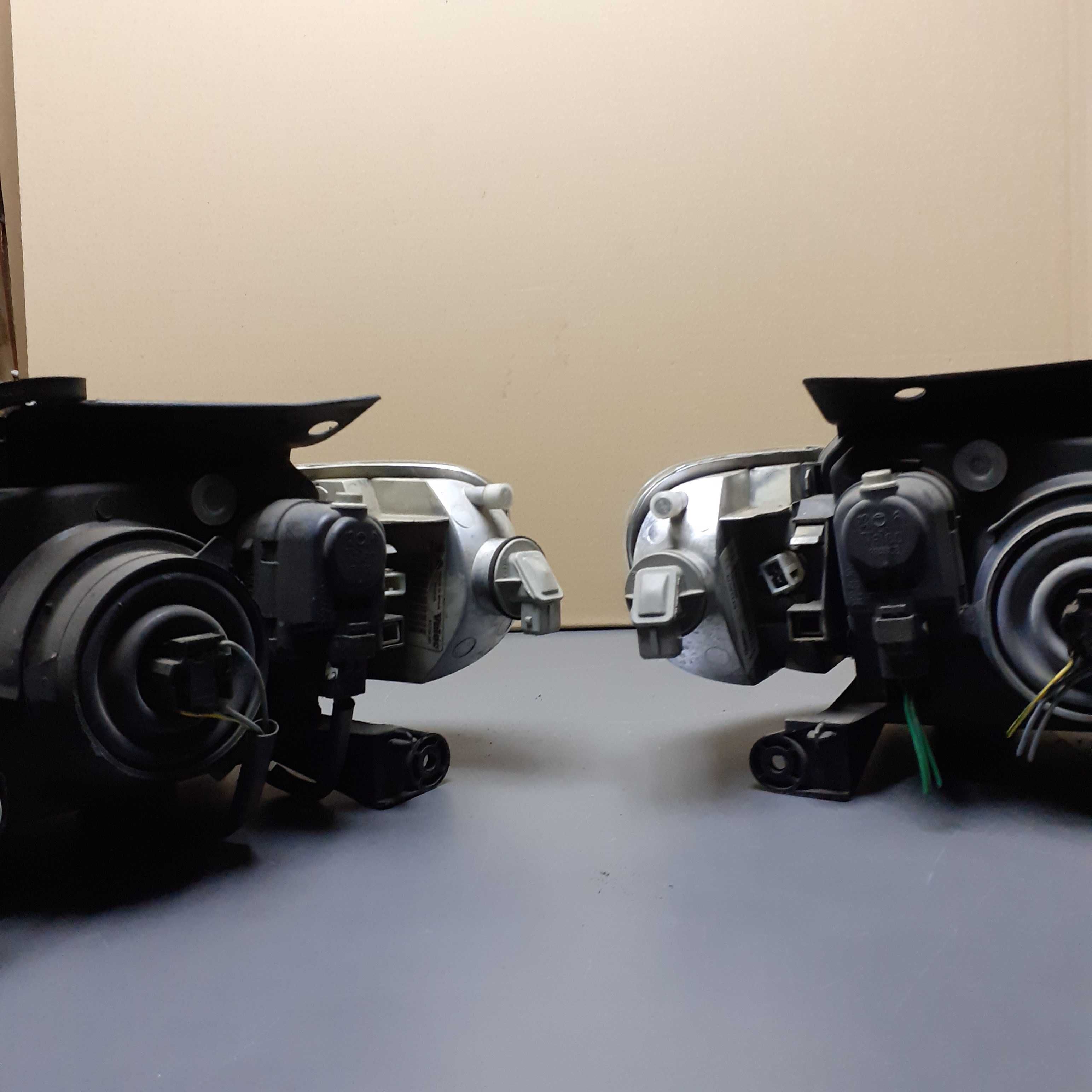 Lampy przednie Peugeot Partner Valeo 086375