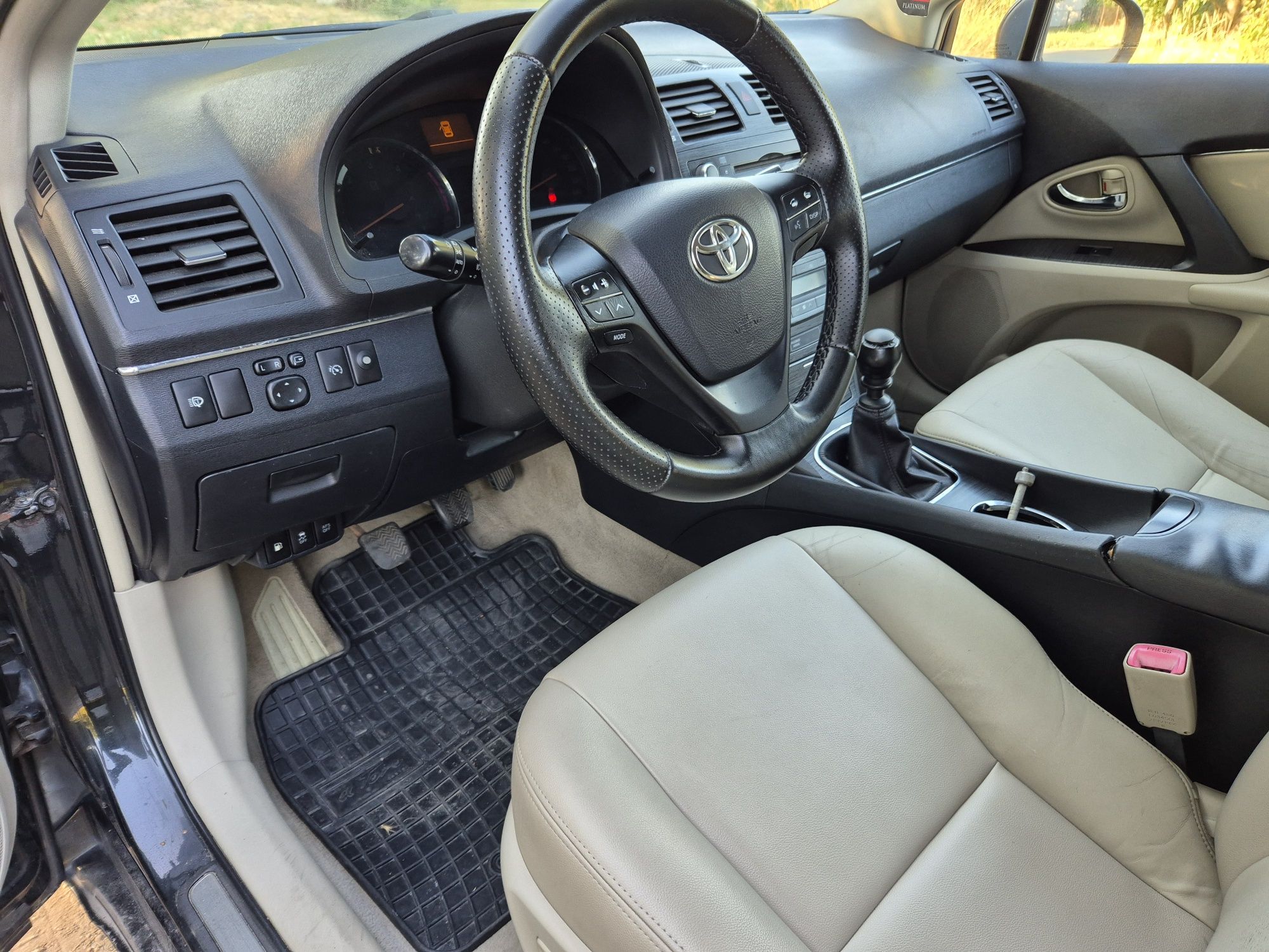 Toyota avensis,тойота авенсіс 2011 рік