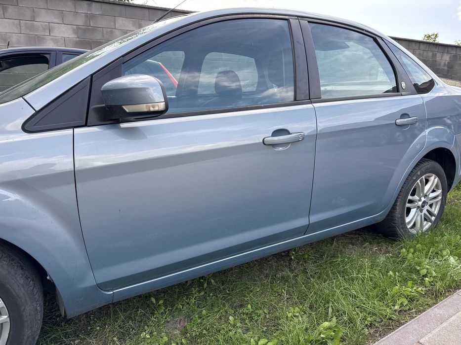 Ford Focus 2 Форд на запчастини 1.8 мотор