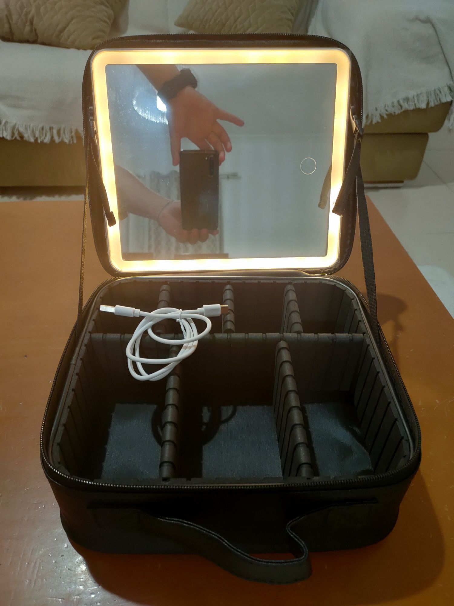 Mala de maquilhagem com espelho led 3 cores