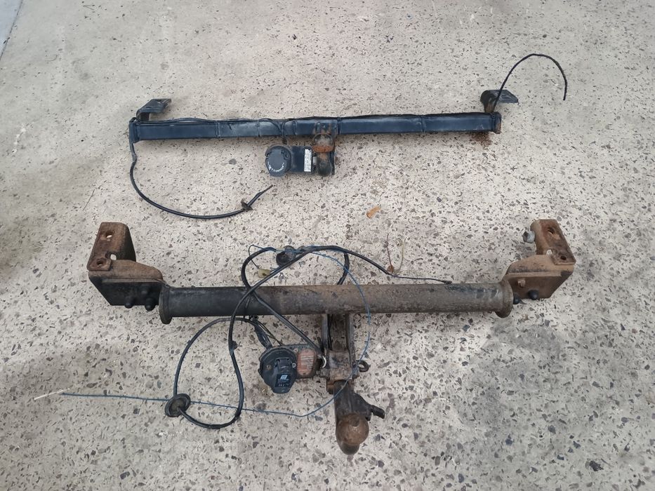 Hak holowniczy Toyota RAV4 2 00-05Rok