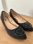 Granatowe buty z ozdobną aplikacją rozmiar 38