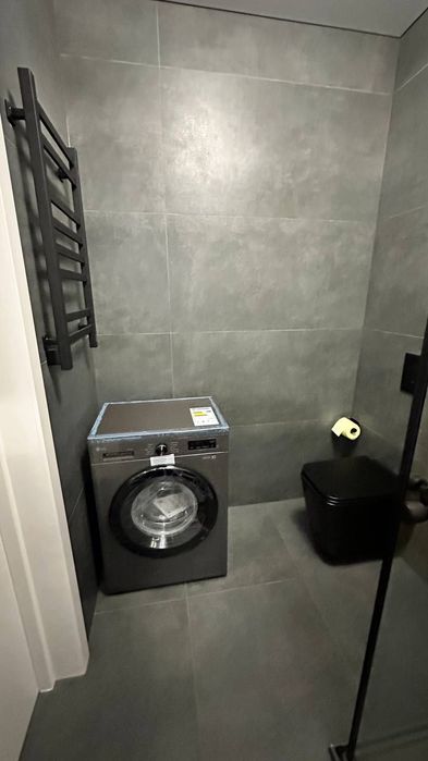 Продаж 1 км квартири в спальному районі міста