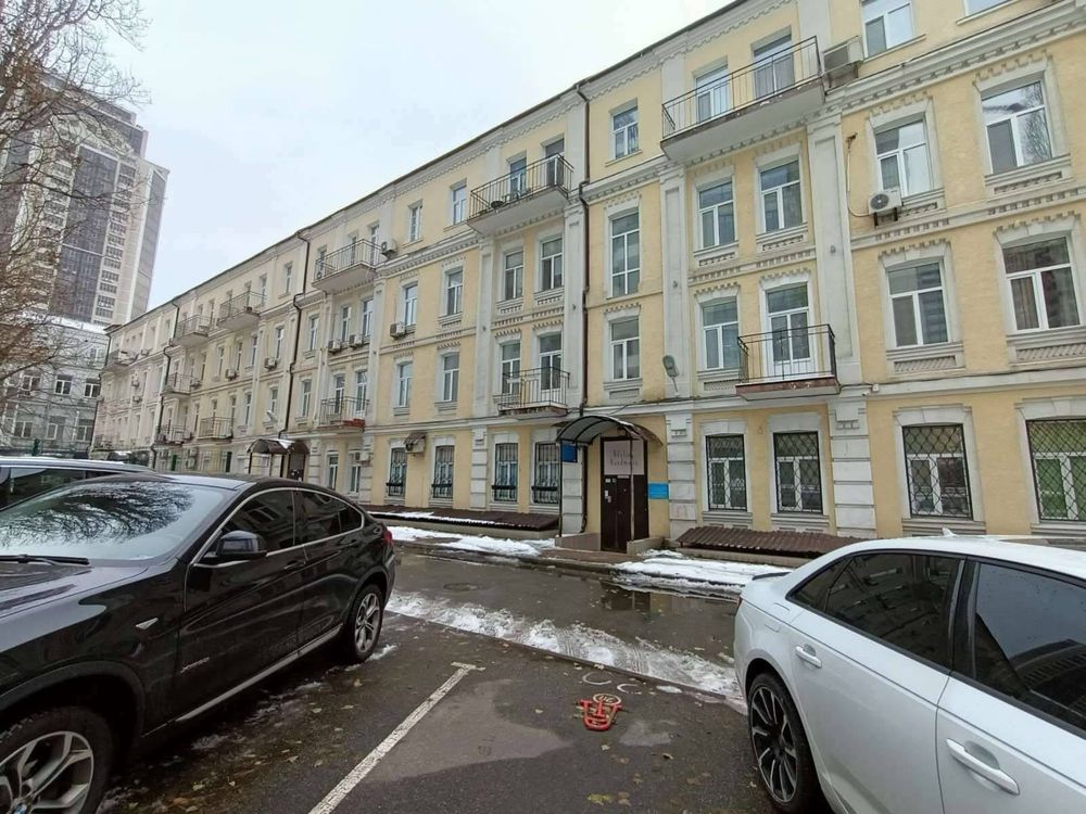 Хрещатик пішки. Продаж двокімнатної квартири в Києві