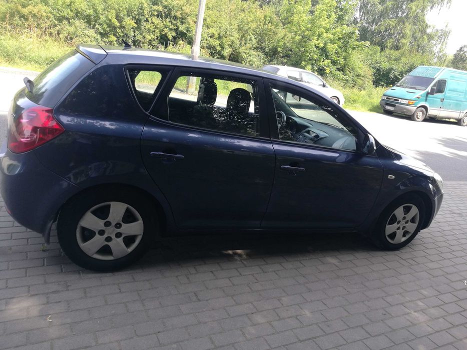 KIA CEED  5 drzwi.  r2008, poj 2.0 diesel. Polski Salon. Opłaty 2026r