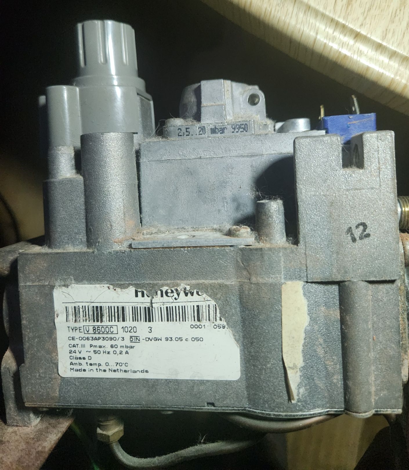 Blok gazowy Honeywell v8600c 24v