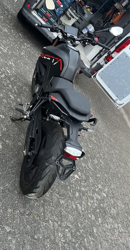 Online Pista 125