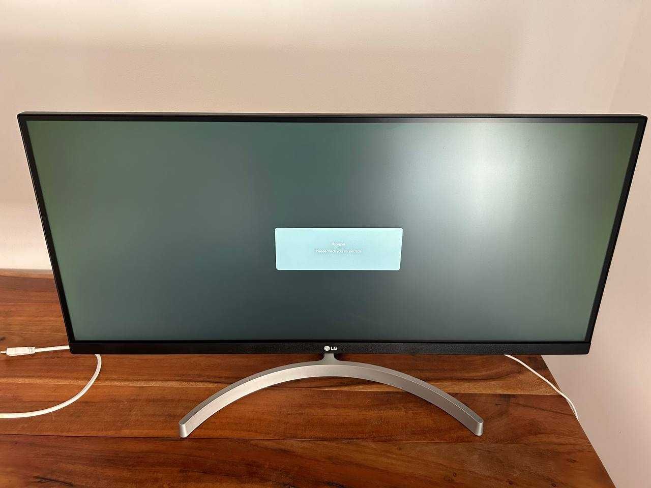 Monitor LG UltraWide 29W novo