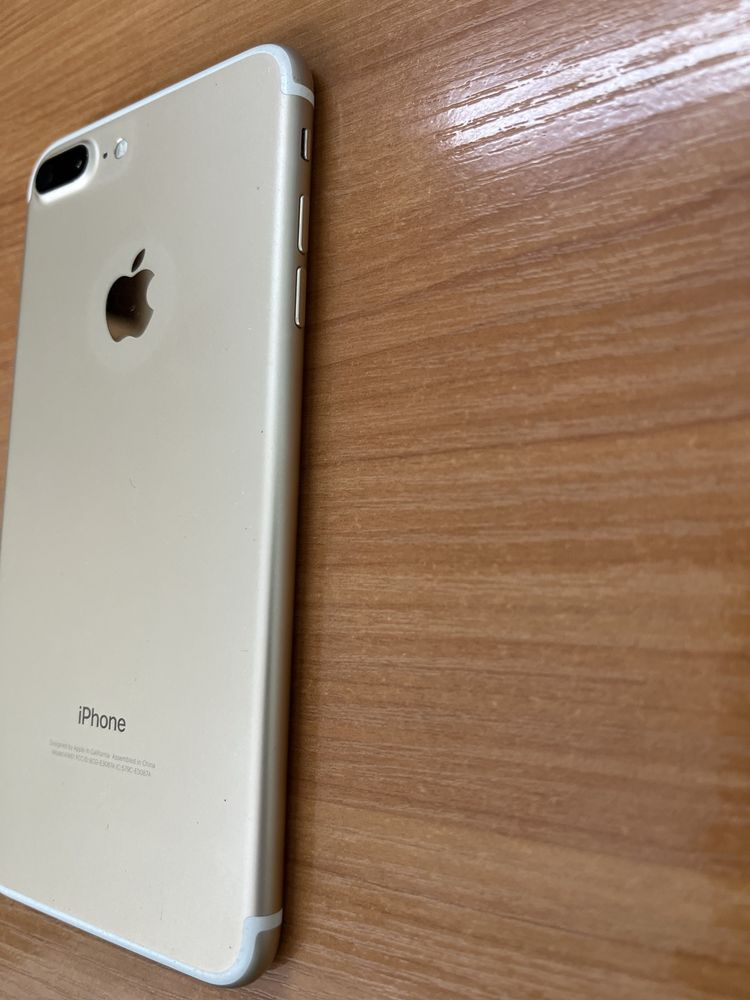 Смартфон Apple iPhone 7 Plus A1661
