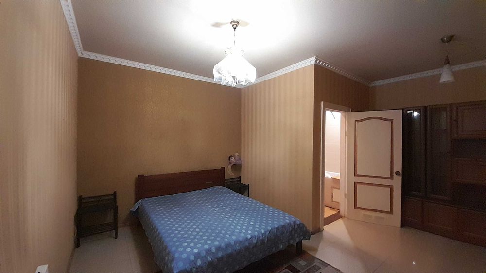 Срочно продам 1 комнатную квартиру в Центре города.  70 кв. м Газ.