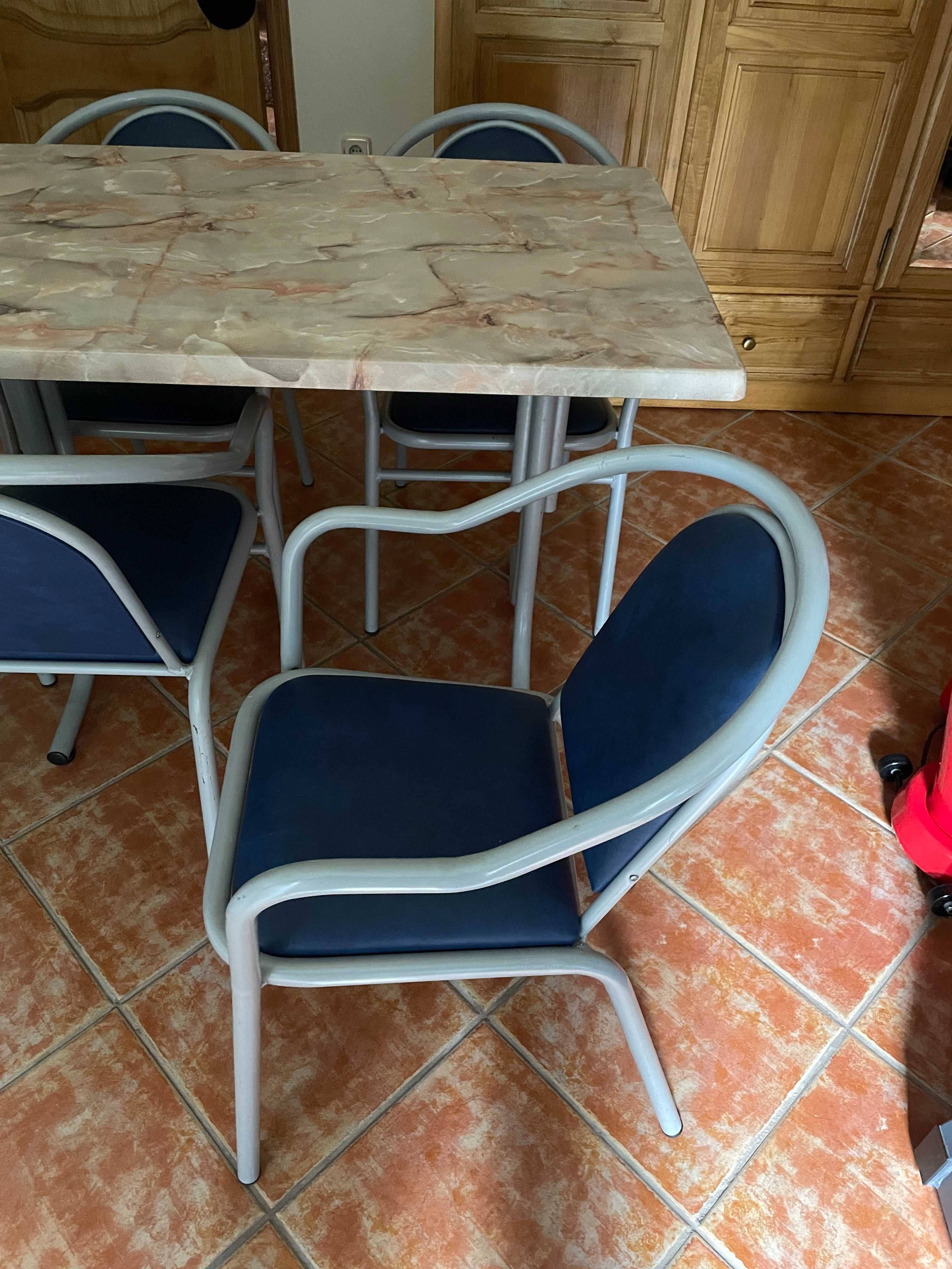 mesa de esplanada com 4 cadeiras