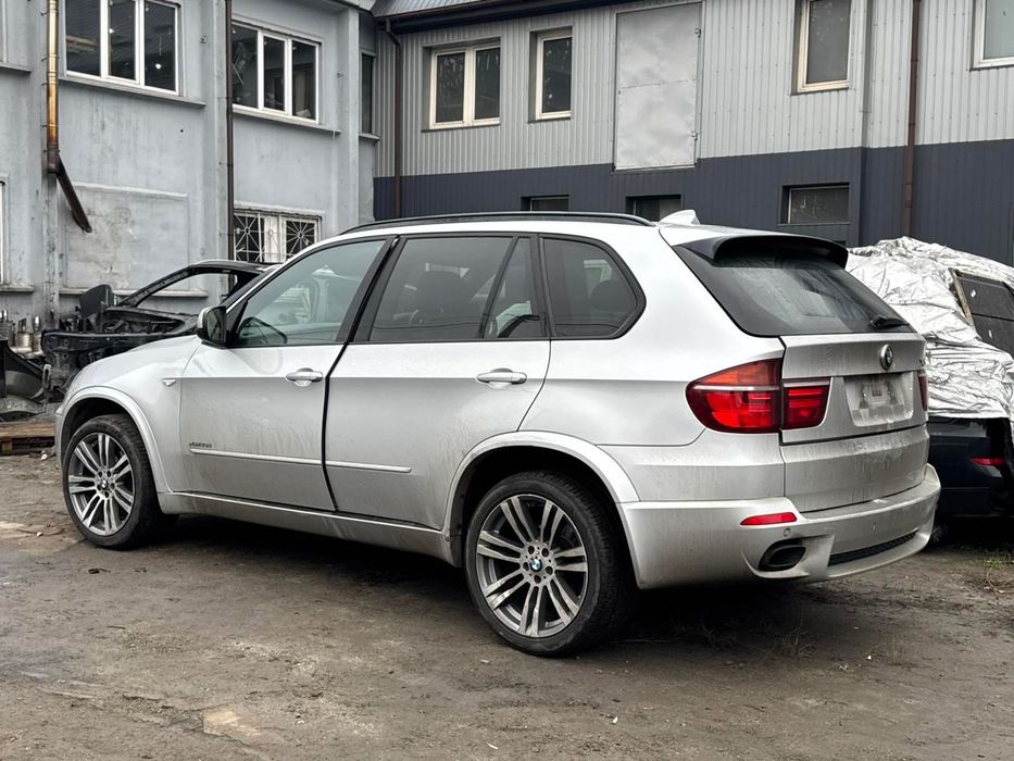 М обвіс комплект БМВ Х5 Е70 Рестайл М пакет BMW X5 E70 бампер арки