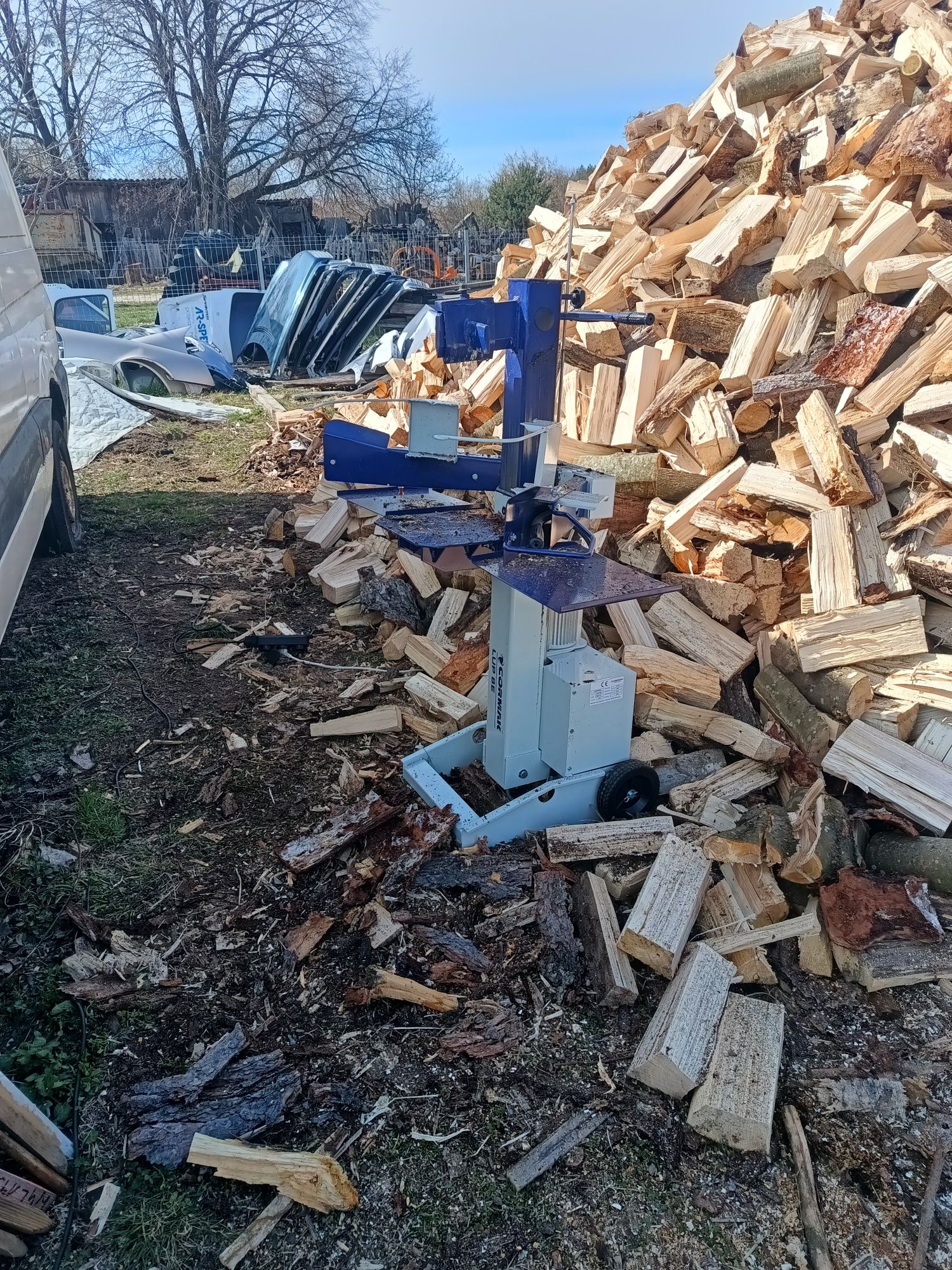 Łuparka do drzewa 8 ton 220 volt gniazdko